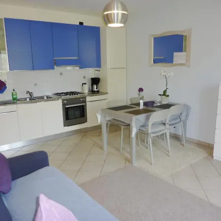 Azzurra Terrasse Gartenblick Parkplatz Kostenlos 100 Mtr Zum Apartment Cannobio