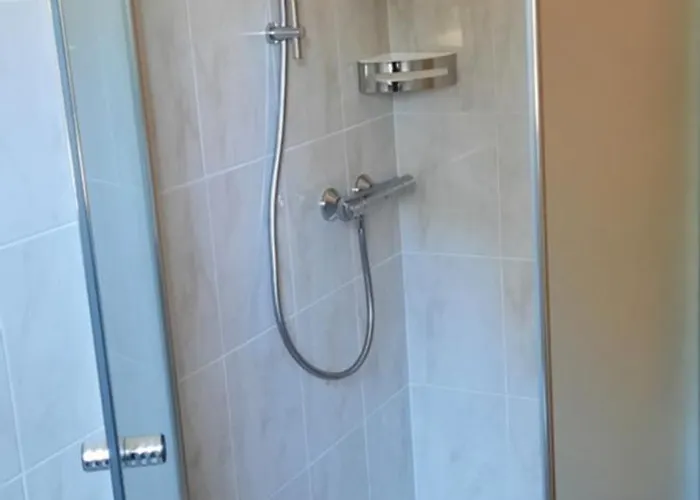 Azzurra Terrasse Gartenblick Parkplatz Kostenlos 100 Mtr Zum Daire Cannobio